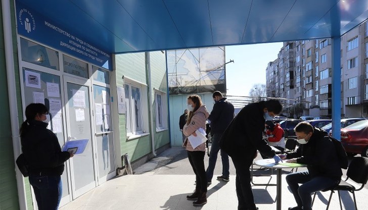 Те са за улеснение на регистрираните безработни в отдалечените населени места. Те са за улеснение на регистрираните безработни в отдалечените населени места.