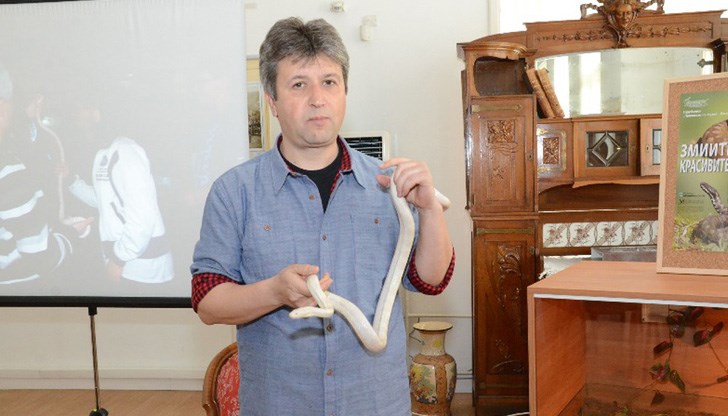 Номерът на Венцислав Петков е в системата 112 за справяне с ухапванията от змии
