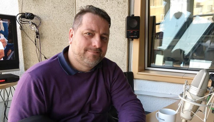 Иван Димитров, председател на Федерация „Български пациентски форум”, коментира пред Дарик, че недоумява защо е паниката от коронавируса, при условие, че цифрите говорят друго Иван Димитров, председател на Федерация „Български пациентски форум”, коментира пред Дарик, че недоумява защо е паниката от коронавируса, при условие, че цифрите говорят друго