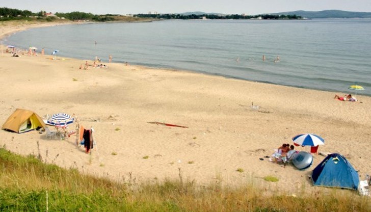 Според промените къмпингуването ще може да се осъществява на определени места в зони „А“ и „Б“, но извън територията на морските плажове и пясъчните дюни