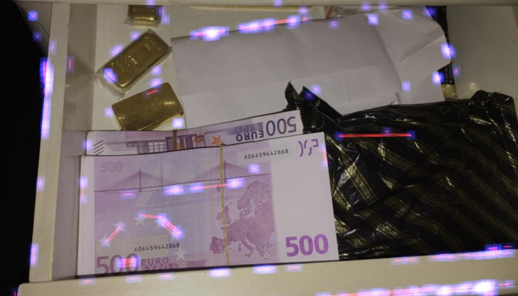 Снимките са изпратени от различни податели през сървъра за анонимна поща guerillamail