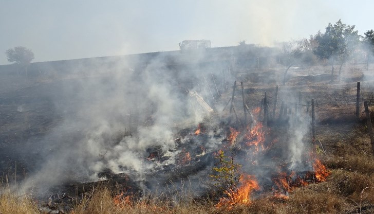 Загубите от пожара са за около 30 000 лева, предполагаемата причина за него е техническа неизправност в комбайна