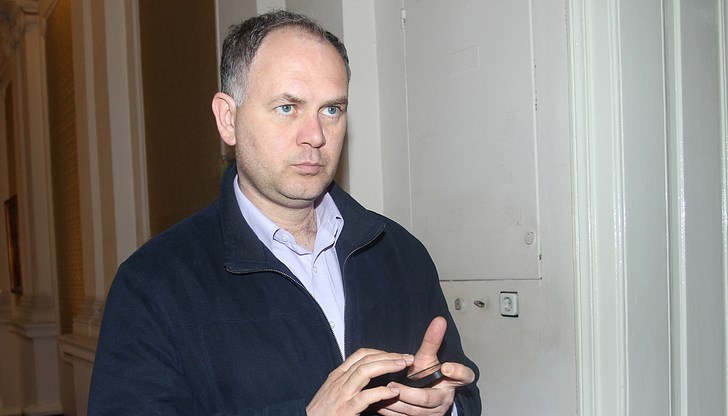 Божков разказва точно това, което си мислех, написа бившият зам.-министър на финансите и бивш депутат от БСП Божков разказва точно това, което си мислех, написа бившият зам.-министър на финансите и бивш депутат от БСП