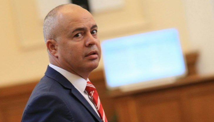 Българските граждани обаче виждат реално какво се случва