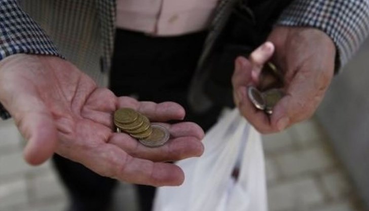 Доходът им не стига - 12 лева на ден, колкото са нужни за оцеляване Доходът им не стига - 12 лева на ден, колкото са нужни за оцеляване