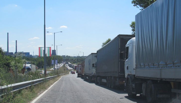 На ГКПП Русе и ГКПП Видин е натоварено движението на товарни автомобили на изход