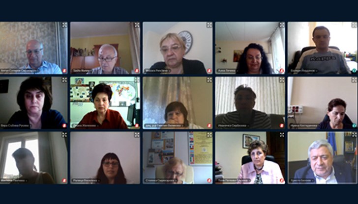 Около тази теза се обединиха членовете на академичната общност Около тази теза се обединиха членовете на академичната общност