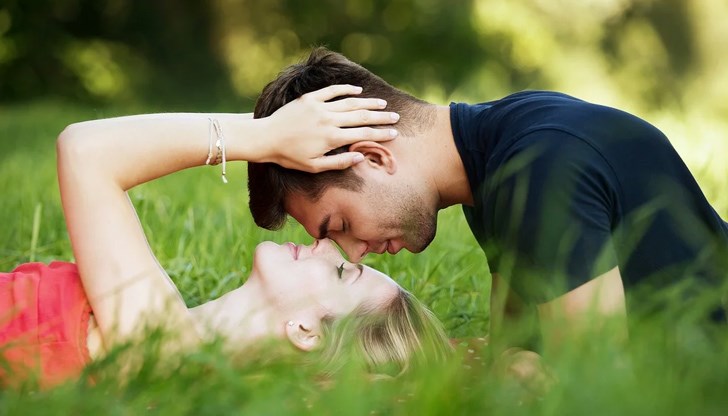 Дори да сте изправени пред трудности, все още можете да се влюбвате в човека до себе си все повече с всеки изминал ден