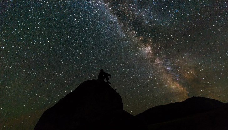 Учените уточняват, че най-близките цивилизации са разположени на разстояние от 17 000 светлинни години Учените уточняват, че най-близките цивилизации са разположени на разстояние от 17 000 светлинни години