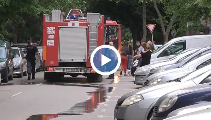 Два инцидента по едно и също време вдигнаха тази вечер на крак пожарникарите в Русе