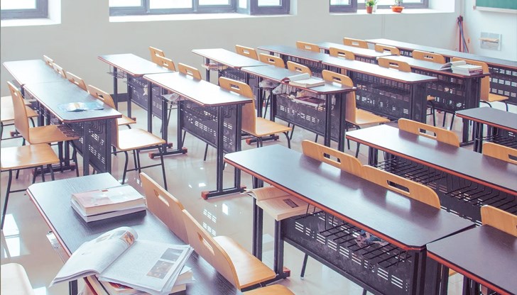 Право на участие в националния кръг на олимпиадата имат учениците от ІV клас от област Русе, които са допуснати от националната комисия за организиране и провеждане на олимпиадата „Знам и мога“ Право на участие в националния кръг на олимпиадата имат учениците от ІV клас от област Русе, които са допуснати от националната комисия за организиране и провеждане на олимпиадата „Знам и мога“