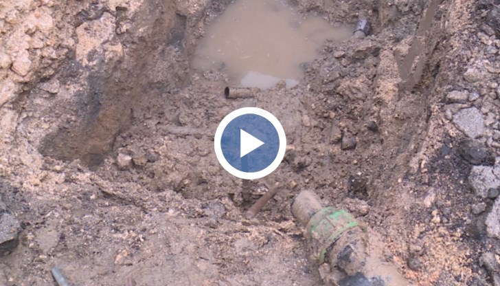 Според местното ВиК питейна вода няма да има и през следващите 3-4 дни