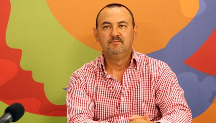 Владимир Тодоров сигнализира и за сериозни корупционни практики при преминаването на психо тестовете за получаване на шофьорска книжка Владимир Тодоров сигнализира и за сериозни корупционни практики при преминаването на психо тестовете за получаване на шофьорска книжка