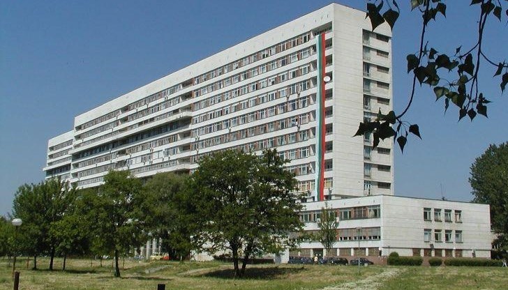 Тийнейджърката е била с бебето си в кризисен център Тийнейджърката е била с бебето си в кризисен център