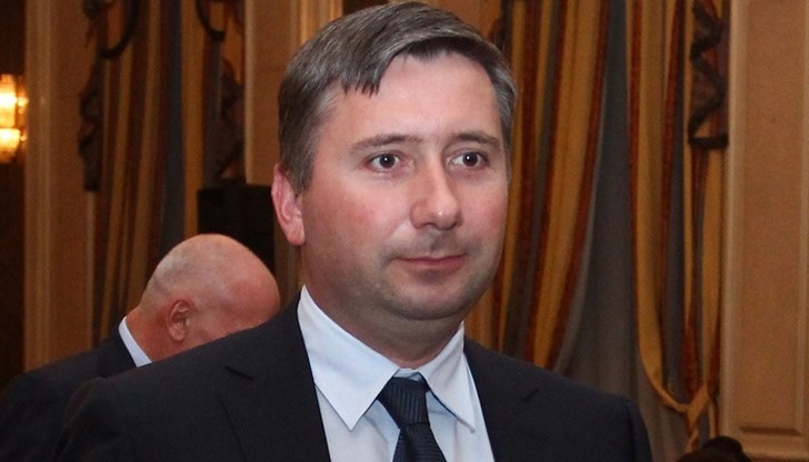 Прокопиев днес вдигна двата пръста на победата и поиска всички репортери, наричали го досега подсъдим да коригират прилагателното към него - с оправдан