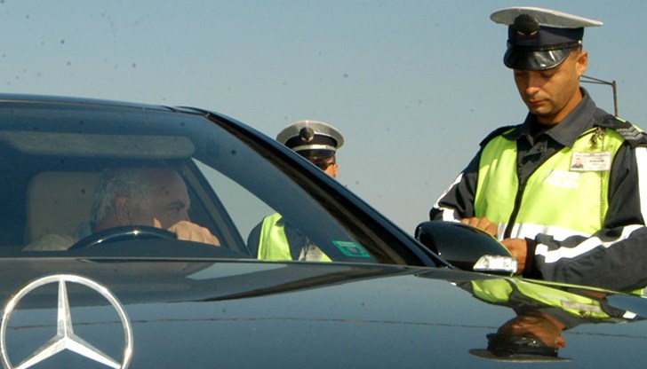 Според адвокат Петър Славов: “Законопроектът прави катаджията обвинител, съдия и екзекутор” Според адвокат Петър Славов: “Законопроектът прави катаджията обвинител, съдия и екзекутор”