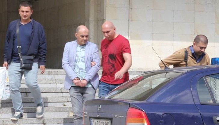 Мъжът е бил задържан тази сутрин при акция на антимафиотите от отдел "Киберпрестъпност" Мъжът е бил задържан тази сутрин при акция на антимафиотите от отдел "Киберпрестъпност"