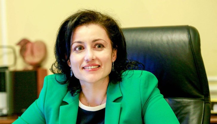 Ще се придържаме, че нямаме такива измами и всичко е наред, защото иначе от ЕС и това ще ни спрат Ще се придържаме, че нямаме такива измами и всичко е наред, защото иначе от ЕС и това ще ни спрат