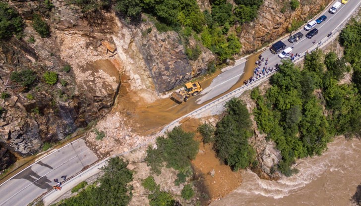 Извършват се проучвателни и укрепителни работи в общините Аксаково, Балчик, Варна, Бургас, Оряхово, Враца Извършват се проучвателни и укрепителни работи в общините Аксаково, Балчик, Варна, Бургас, Оряхово, Враца