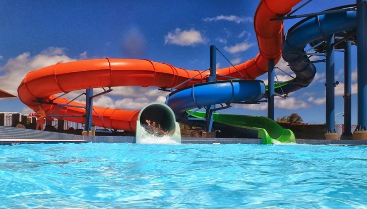 Водният атракцион е особено очакван от децата Водният атракцион е особено очакван от децата