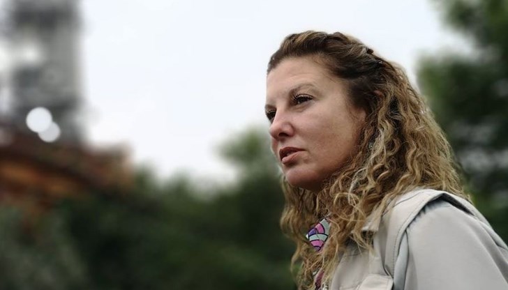 Не съм правила филм. Не знам дали има каса и какво има в нея. И не знам какво има в шкафчето Не съм правила филм. Не знам дали има каса и какво има в нея. И не знам какво има в шкафчето