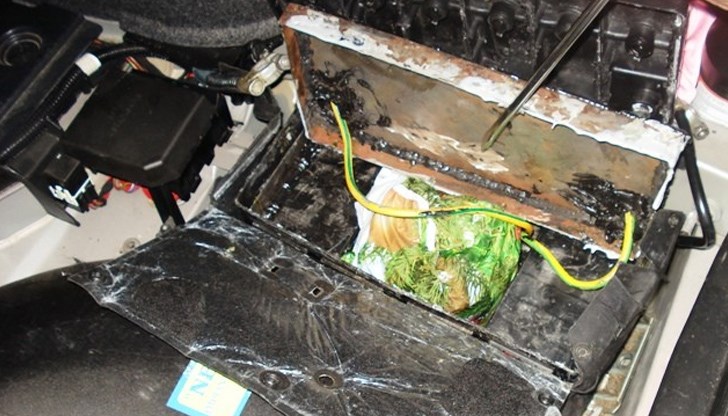 Митническите служители задържаха около един килограм метамфетамин при проверка в района на ГКПП Дунав мост- Видин