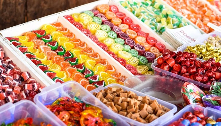 Глобалното затваряне на ресторанти, спортни арени и кина означава, че търсенето на захар ще спадне през този сезон за първи път от четири десетилетия