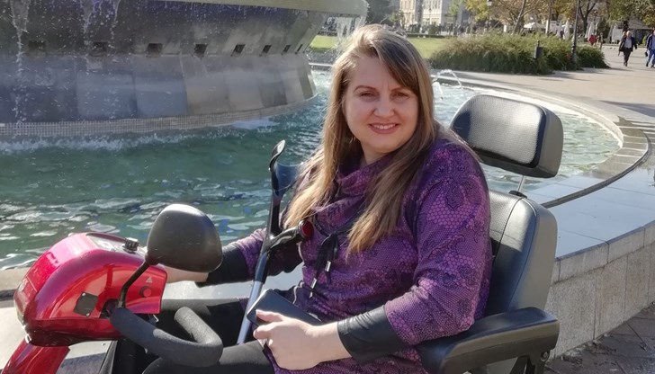 Младата жена има една мечта - да види сина си как расте