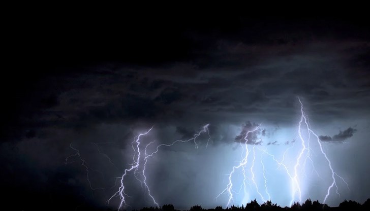 Мълния уби 15-годишно момче в полето на Ботевградското село Гурково Мълния уби 15-годишно момче в полето на Ботевградското село Гурково