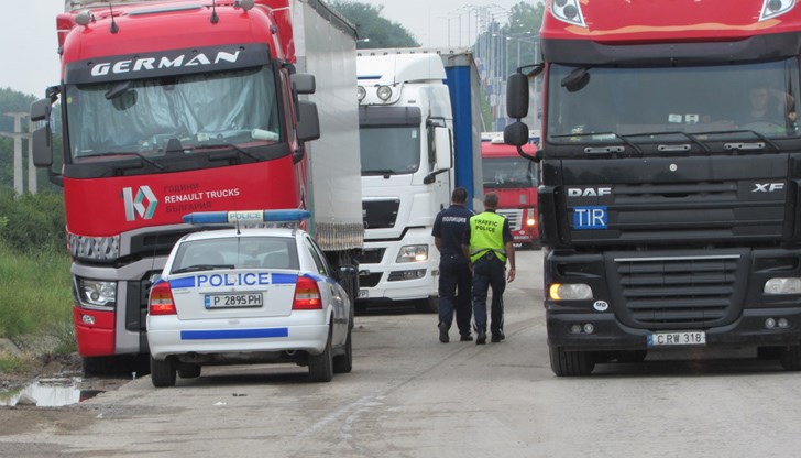 Обмислят и възможност за изграждане на допълнителен паркинг в посока Дунав мост, който да поеме част от колоните с тирове