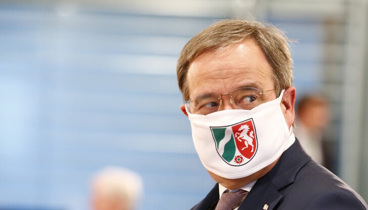 "Заразата от коронавирус е внесена от българи и румънци", заяви премиерът на провинция Северен Рейн – Вестфалия Армин Лашет "Заразата от коронавирус е внесена от българи и румънци", заяви премиерът на провинция Северен Рейн – Вестфалия Армин Лашет