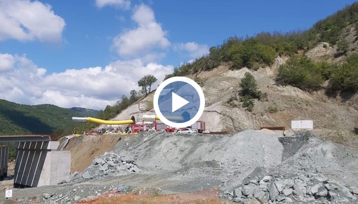 Те са откарани в благоевградската болница