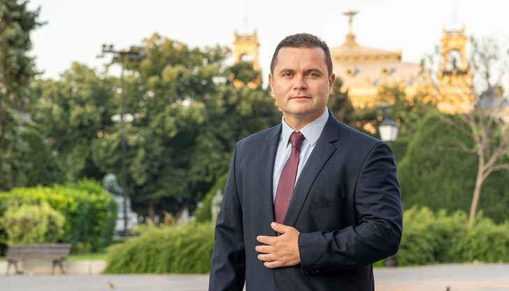 Пенчо Милков с благодарствено писмо към медицинските специалисти и социалните работници Пенчо Милков с благодарствено писмо към медицинските специалисти и социалните работници