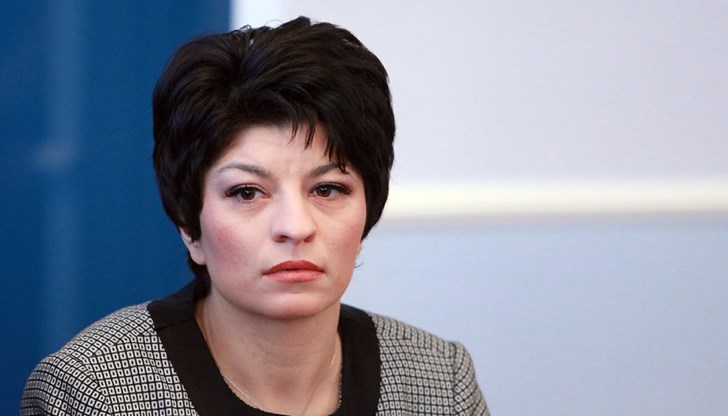 Десислава Атанасова: Не ни притеснява служебното правителството, а усложняващата се ситуация с коронавируса...