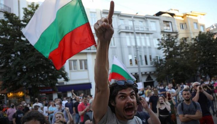 Агенцията пише за протести в цялата страна, а нашите национални телевизии не отразиха демонстрациите в големи градове като Варна, Бургас, Русе и Пловдив! Агенцията пише за протести в цялата страна, а нашите национални телевизии не отразиха демонстрациите в големи градове като Варна, Бургас, Русе и Пловдив!