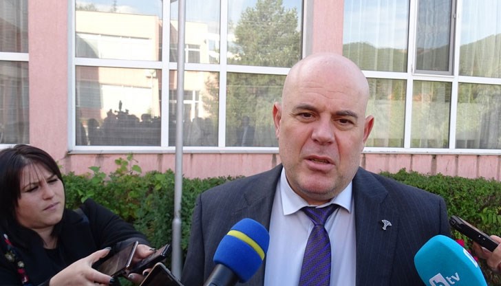 Главният прокурор Иван Гешев поиска отстраняването от длъжност на обвинения в хулиганство прокурор от Върховната касационна прокуратура