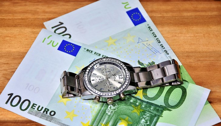 Глобата ще се налага за всички видове дрога, но е насочена най-вече срещу употребата на канабис Глобата ще се налага за всички видове дрога, но е насочена най-вече срещу употребата на канабис