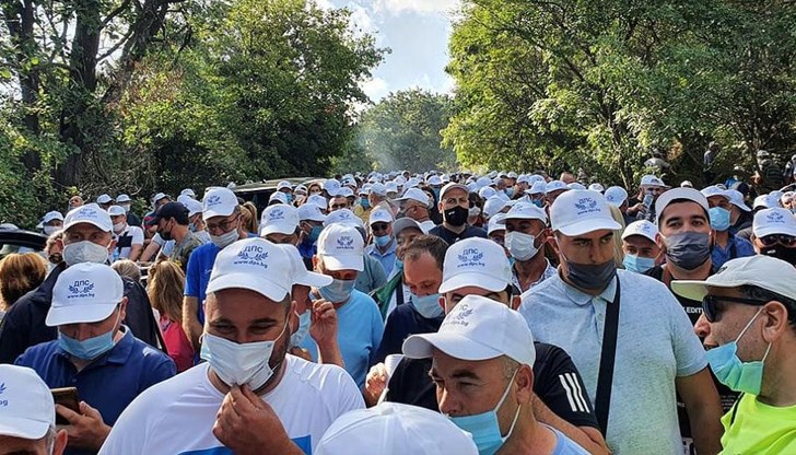 Привържениците на ДПС си тръгнаха Привържениците на ДПС си тръгнаха