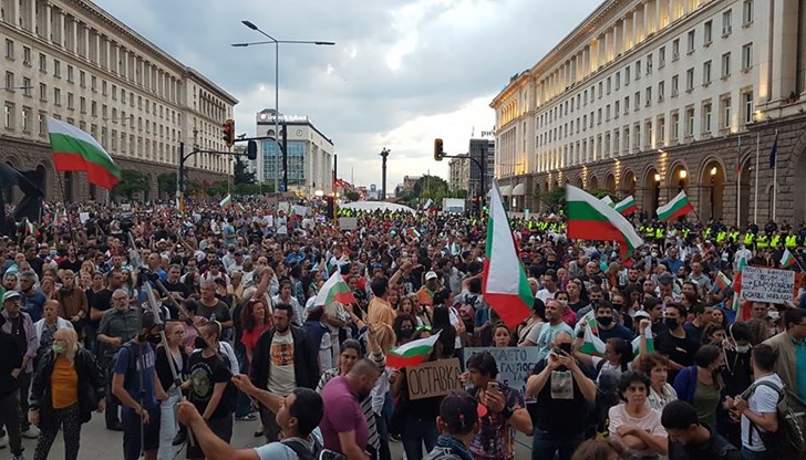 Ще имаме звук и ще се чуваме достатъчно силно на площада, че да ни чуят всички самозабравили се тикви и каскети!