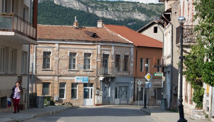 Изданието пише, че населението в страната е намаляло с повече от 1/5 Изданието пише, че населението в страната е намаляло с повече от 1/5