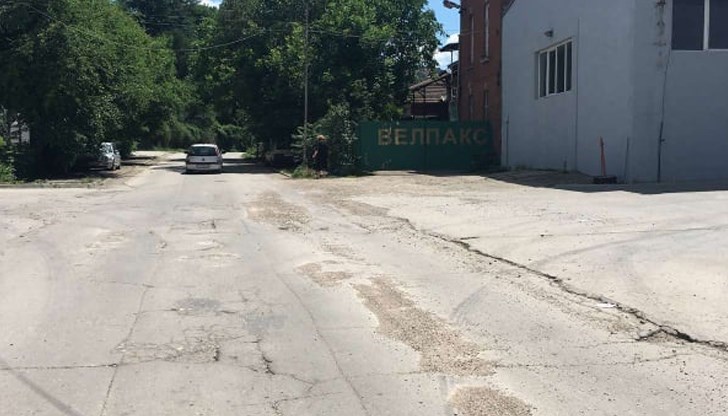 Отдавна уличната мрежа в Русе "плаче" за ремонт