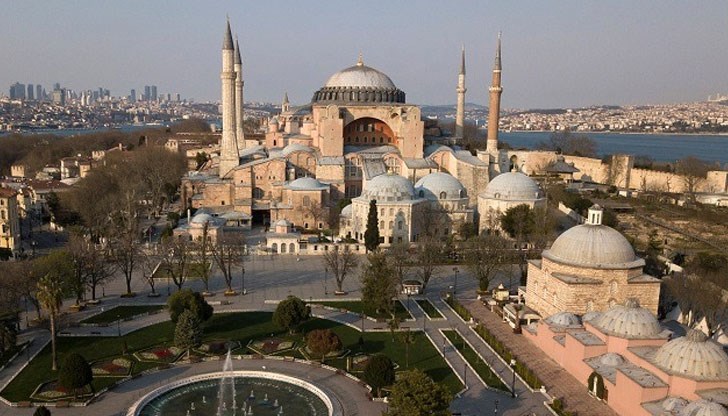 Храмът „Света София” ще остане отворен за посещения Храмът „Света София” ще остане отворен за посещения