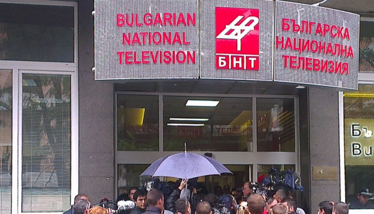 За втора вечер се провежда протест с искане за оставката на генералния директор Емил Кошлуков За втора вечер се провежда протест с искане за оставката на генералния директор Емил Кошлуков