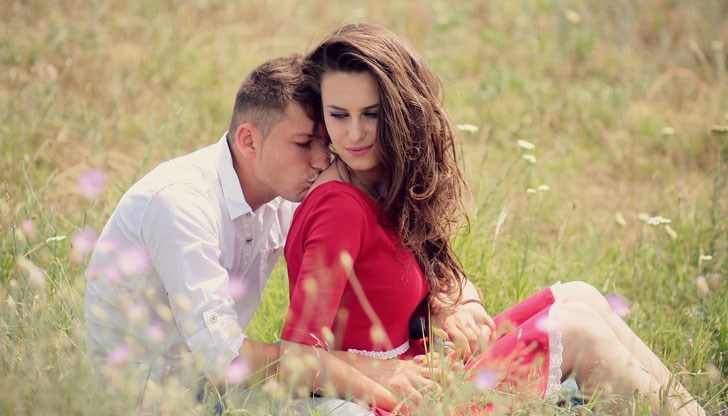 Всъщност честата и откровена комуникация е важна, за да имате здравословни отношения Всъщност честата и откровена комуникация е важна, за да имате здравословни отношения