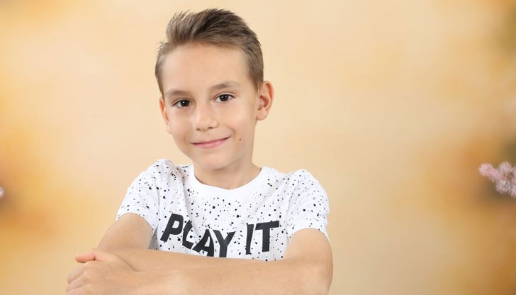 Мартин покори журито с песента „Don’t stop me now“