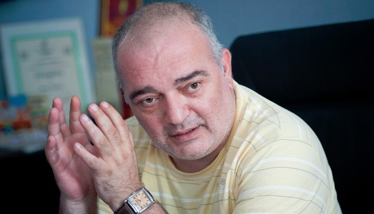 "Вчера излязоха в още 7 града да изразят удовлетворението си от Борисов", продължи с иронията Бабикян