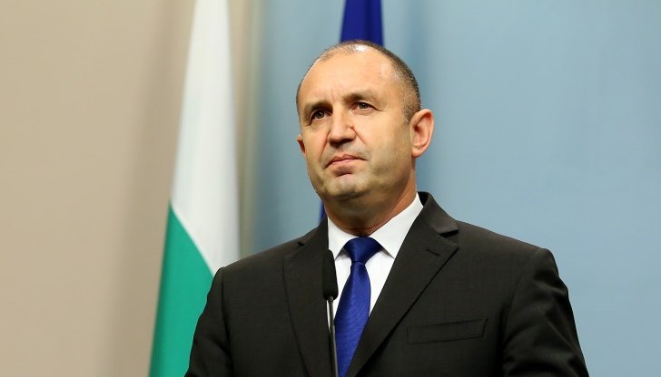 Радев не е съгласен с част от разпоредбите, свързани с концесиите за добив на подземни богатства, като разширяване на правата на концесионерите, удължаване на срока на концесията и създаване на рискове за околната среда и здравето на хората Радев не е съгласен с част от разпоредбите, свързани с концесиите за добив на подземни богатства, като разширяване на правата на концесионерите, удължаване на срока на концесията и създаване на рискове за околната среда и здравето на хората