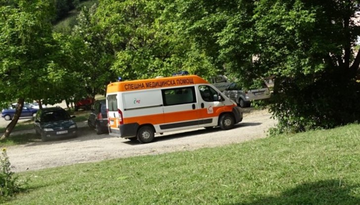 Шофьорът се е движел с несъобразена с пътните условия скорост, когато момичето внезапно е излязло на пътното платно Шофьорът се е движел с несъобразена с пътните условия скорост, когато момичето внезапно е излязло на пътното платно