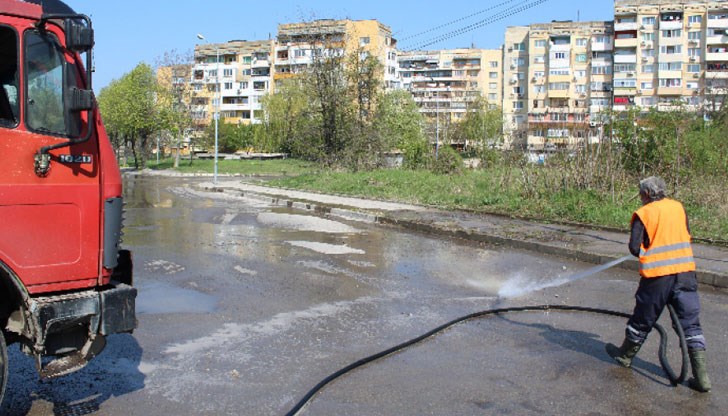 Утре ще бъдат почистени улиците „Петрохан“, „Юндола“ и „Н. Петков“, а „Плиска“ и мостът при ЛВЗ ще бъдат измити вечерта