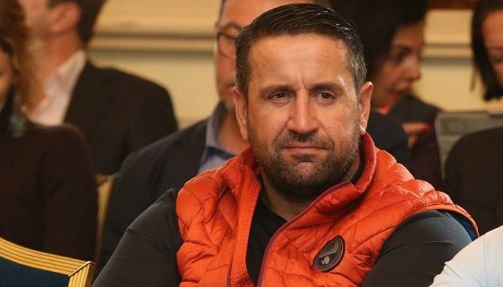 Политическият анализатор смята, че има доста доводи в подкрепа на тази теза Политическият анализатор смята, че има доста доводи в подкрепа на тази теза